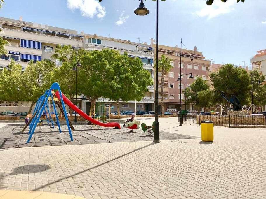 Apartamento Pink Sweet Home Torrevieja Ngoại thất bức ảnh